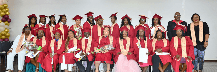 22 estudiantes se gradúan del curso acelerado de enfermería registrada de SMMC.