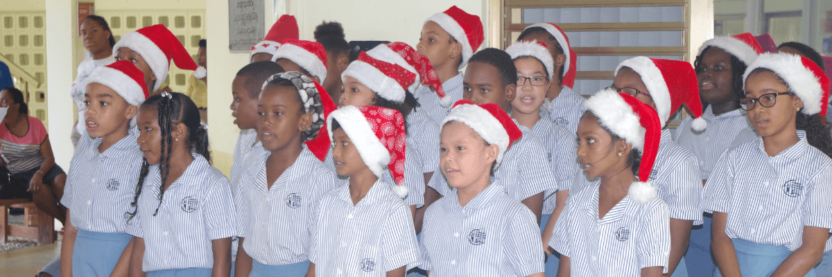 Students bring holiday cheer to SMMC